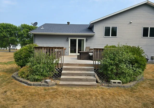 Photo 3 of Single family home for sale at 1101 5th Avenue SE, Barnesville, MN 56514 | MLS# 7122337 | Listing updated on 2026-09-14