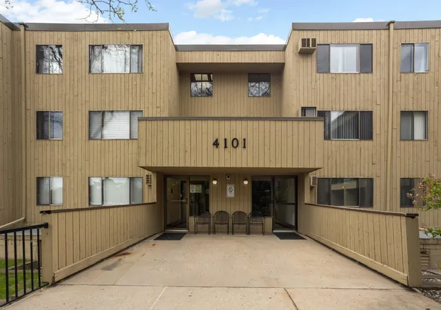 Photo 3 of Condo for sale at 4101 Parklawn Ave #316, Minneapolis, MN 55435 | MLS# 7122705 | Listing updated on 2026-09-11