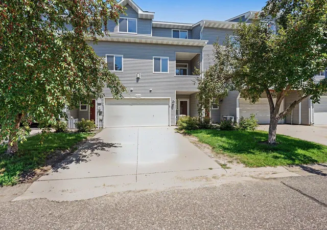 Photo 2 of Single family home for sale at 679 Woodduck Dr #H, Saint Paul, MN 55125 | MLS# 7122791 | Listing updated on 2026-09-11