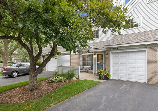 Photo 3 of Sale Pending at 534 Lovell Ave #6, Saint Paul, MN 55113 | MLS# 7122861 | Listing updated on 2026-09-14