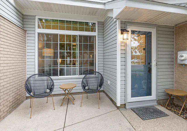 Photo 4 of Sale Pending at 534 Lovell Ave #6, Saint Paul, MN 55113 | MLS# 7122861 | Listing updated on 2026-09-14