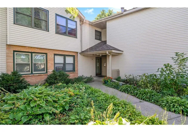 Condo for sale at 990 Kensington Trl #107, Eagan, MN 55123 | MLS# 7122893
