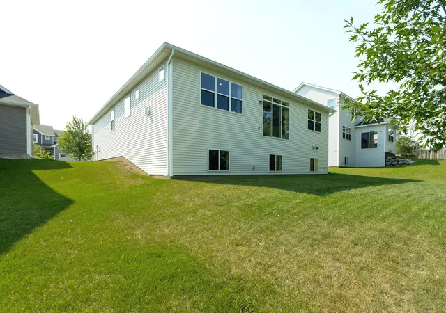 Photo 3 of Single family home for sale at 1237 Maple Ln, Carver, MN 55315 | MLS# 7122952 | Listing updated on 2026-09-15