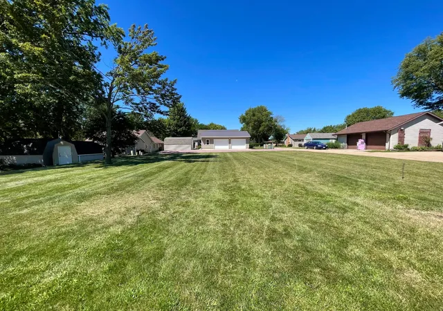 Photo 3 of Sale Pending at 16 S Paffrath Ave, Springfield, MN 56087 | MLS# 7123202 | Listing updated on 2026-09-09