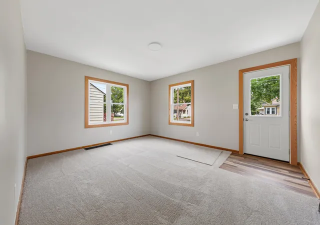 Photo 4 of Single family home for sale at 123 W Mckinley St, Owatonna, MN 55060 | MLS# 7123229 | Listing updated on 2026-09-14