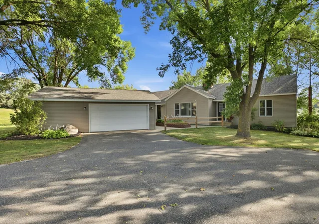 Photo 2 of Single family home for sale at 16474 Lake Ave, Paynesville, MN 56362 | MLS# 7123232 | Listing updated on 2026-09-23