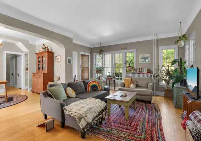 Photo 3 of House for sale at 116 Lexington Pkwy N, Saint Paul, MN 55104 | MLS# 7123313 | Listing updated on 2026-09-15