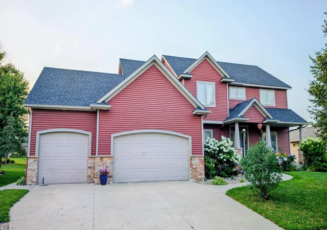 Photo 2 of Single family home for sale at 3411 Tralee Ln Ne, Rochester, MN 55906 | MLS# 7123350 | Listing updated on 2026-09-13