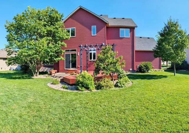 Photo 3 of Single family home for sale at 3411 Tralee Ln Ne, Rochester, MN 55906 | MLS# 7123350 | Listing updated on 2026-09-13