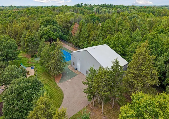 Photo 4 of Single family home for sale at 16300 Valley Dr NW, Andover, MN 55304 | MLS# 7123486 | Listing updated on 2026-09-18