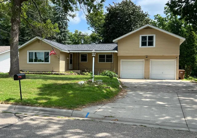 Photo 1 of Single family home for sale at 1310 N 6th Street, Montevideo, MN 56265 | MLS# 7123581 | Listing updated on 2026-09-11