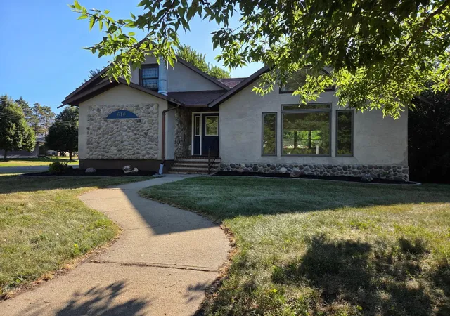 Photo 2 of Single family home for sale at 610 6th Street Sw, Forman, ND 58032 | MLS# 7123610 | Listing updated on 2026-09-14