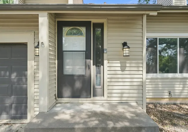 Photo 3 of Single family home for sale at 8687 Ridgewind Rd, Eden Prairie, MN 55344 | MLS# 7123645 | Listing updated on 2026-09-14