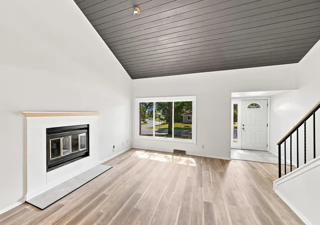 Photo 4 of Single family home for sale at 8687 Ridgewind Rd, Eden Prairie, MN 55344 | MLS# 7123645 | Listing updated on 2026-10-14
