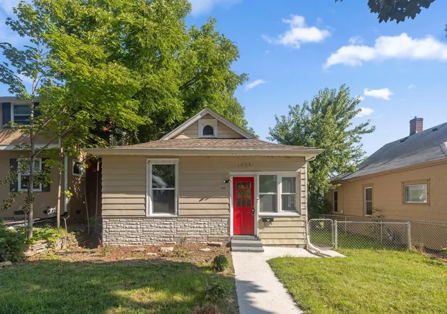 Photo 1 of Sale Pending at 1035 Magnolia Ave E, Saint Paul, MN 55106 | MLS# 7123656 | Listing updated on 2026-10-05