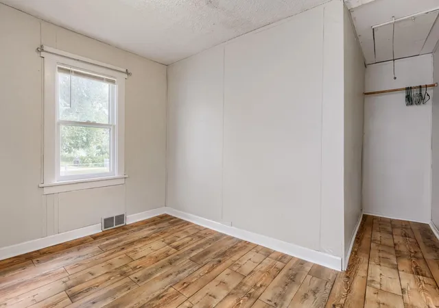 Photo 3 of Single family home for sale at 2922 Sheridan Ave N, Minneapolis, MN 55411 | MLS# 7123689 | Listing updated on 2026-09-14
