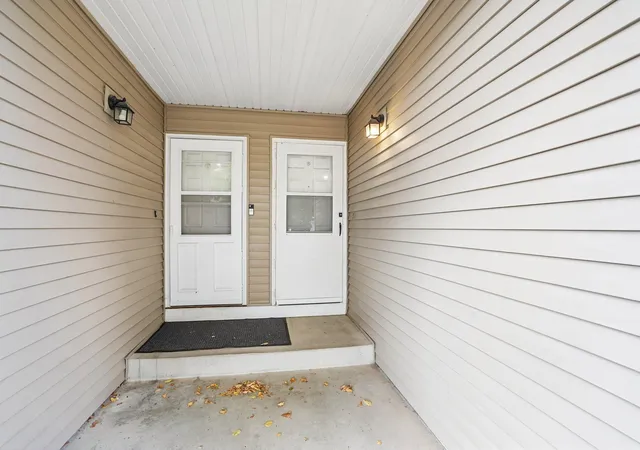 Photo 3 of Single family home for sale at 412 Whispering River Ln, Farmington, MN 55024 | MLS# 7123733 | Listing updated on 2026-09-21