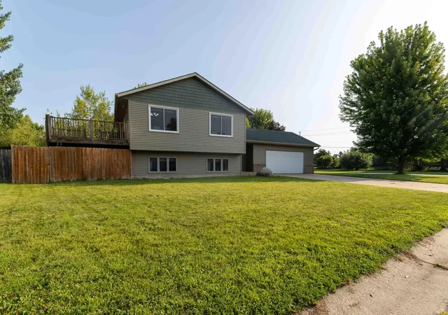 Photo 1 of Sale Pending at 112 Parkside St, Mankato, MN 56001 | MLS# 7123751 | Listing updated on 2026-09-15