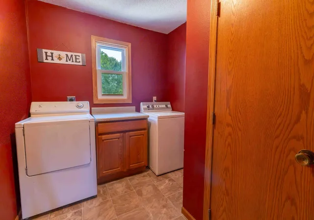 Photo 3 of Sale Pending at 112 Parkside St, Mankato, MN 56001 | MLS# 7123751 | Listing updated on 2026-09-15