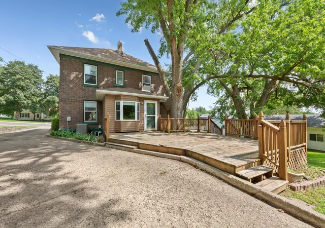 Photo 2 of Single family home for sale at 1009 South St, Jackson, MN 56143 | MLS# 7123780 | Listing updated on 2026-09-15