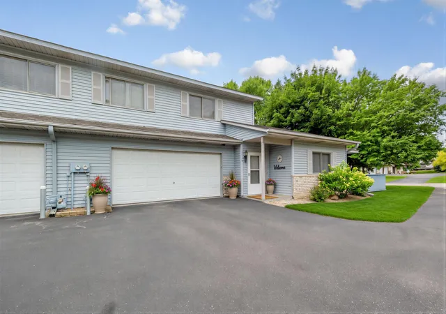 Photo 2 of Single family home for sale at 1154 Aston Cir, Burnsville, MN 55337 | MLS# 7123786 | Listing updated on 2026-09-14