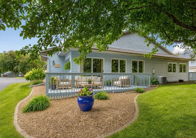 Photo 3 of Single family home for sale at 1154 Aston Cir, Burnsville, MN 55337 | MLS# 7123786 | Listing updated on 2026-09-14