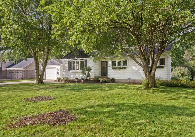Photo 3 of Single family home for sale at 116 Ridgely Rd, Mankato, MN 56001 | MLS# 7123950 | Listing updated on 2026-10-07