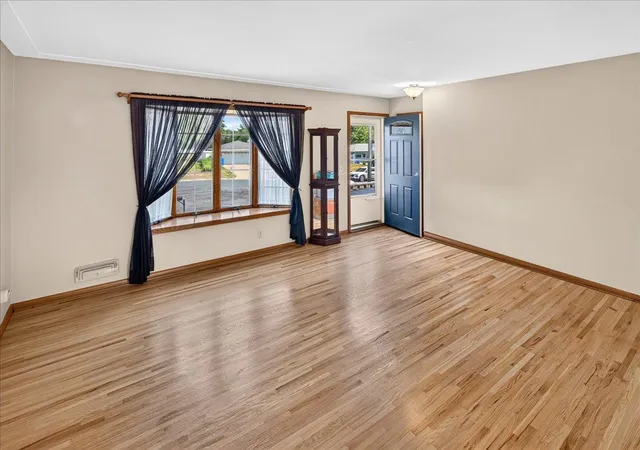 Photo 3 of Single family home for sale at 10707 Chowen Cir, Minneapolis, MN 55431 | MLS# 7123984 | Listing updated on 2026-09-15