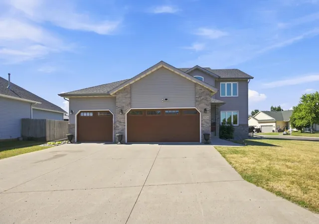 Photo 1 of Single family home for sale at 3526 Park Ave S, Fargo, ND 58103 | MLS# 7124055 | Listing updated on 2026-09-11
