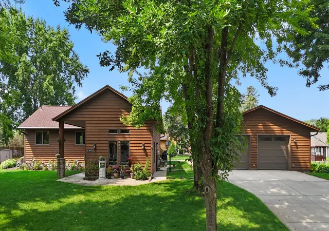 Photo 2 of Sale Pending at 1215 35th Avenue N, Saint Cloud, MN 56303 | MLS# 7124132 | Listing updated on 2026-09-11