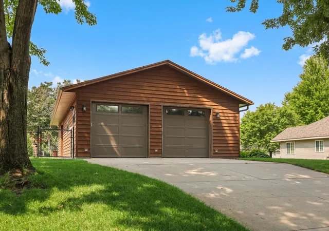 Photo 4 of Sale Pending at 1215 35th Avenue N, Saint Cloud, MN 56303 | MLS# 7124132 | Listing updated on 2026-09-11