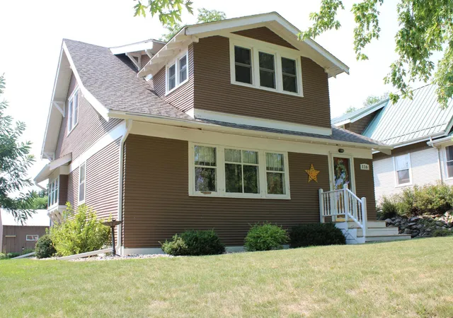 Photo 3 of Single family home for sale at 116 Grant St S, Lake Benton, MN 56149 | MLS# 7124201 | Listing updated on 2026-09-14