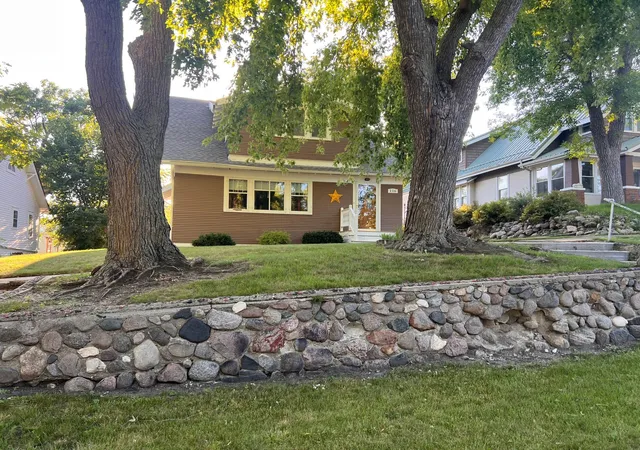 Photo 4 of Single family home for sale at 116 Grant St S, Lake Benton, MN 56149 | MLS# 7124201 | Listing updated on 2026-10-20
