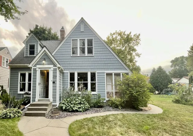 Photo 1 of Sale Pending at 2714 Mckinley St Ne, Minneapolis, MN 55418 | MLS# 7124203 | Listing updated on 2026-09-11