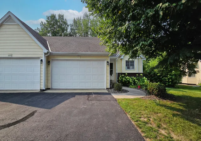 Photo 3 of Single family home for sale at 12973 Eastview Ct, Saint Paul, MN 55124 | MLS# 7124366 | Listing updated on 2026-09-14
