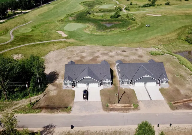 Photo 2 of Townhouse for sale at 44913 N Sauk View Dr, Sauk Centre, MN 56378 | MLS# 7124436 | Listing updated on 2026-09-30