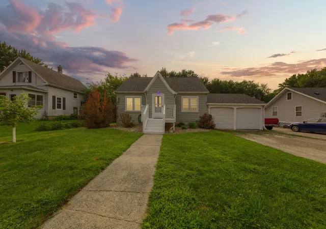 Photo 2 of Sale Pending at 718 5th Street Se, Waseca, MN 56093 | MLS# 7124571 | Listing updated on 2026-09-11