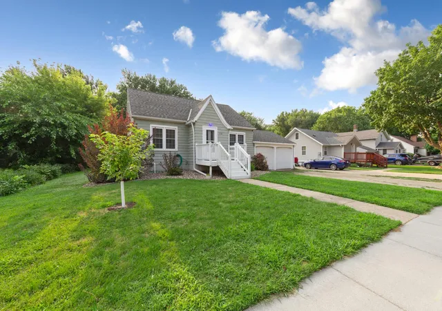 Photo 3 of Sale Pending at 718 5th Street Se, Waseca, MN 56093 | MLS# 7124571 | Listing updated on 2026-09-11