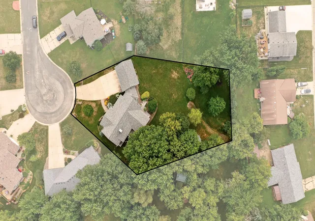 Photo 4 of Single family home for sale at 425 Lally Ct, Zumbrota, MN 55992 | MLS# 7124742 | Listing updated on 2026-09-27