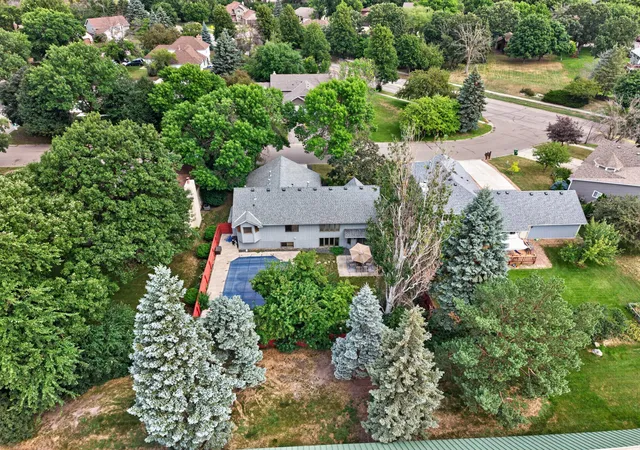Photo 3 of Single family home for sale at 2117 Edinbrook Ter, Minneapolis, MN 55443 | MLS# 7124781 | Listing updated on 2026-09-15