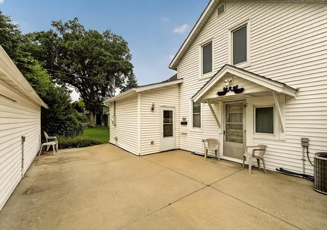 Photo 3 of Sale Pending at 309 E Main St, Dodge Center, MN 55927 | MLS# 7124795 | Listing updated on 2026-09-15