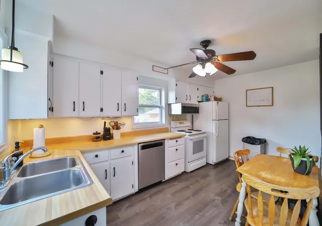 Photo 2 of Single family home for sale at 1015 13th Avenue Ne, Brainerd, MN 56401 | MLS# 7124859 | Listing updated on 2026-09-14