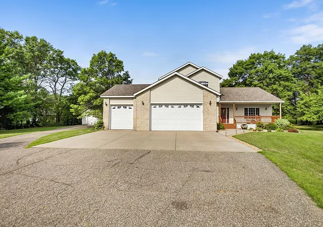 Photo 3 of Single family home for sale at 1185 24th Avenue Ne, Sauk Rapids, MN 56379 | MLS# 7124863 | Listing updated on 2026-10-06