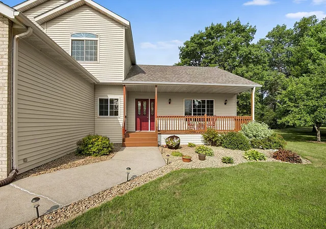 Photo 3 of Single family home for sale at 1185 24th Avenue NE, Sauk Rapids, MN 56379 | MLS# 7124863 | Listing updated on 2026-10-10