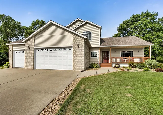 Photo 4 of Single family home for sale at 1185 24th Avenue NE, Sauk Rapids, MN 56379 | MLS# 7124863 | Listing updated on 2026-10-10