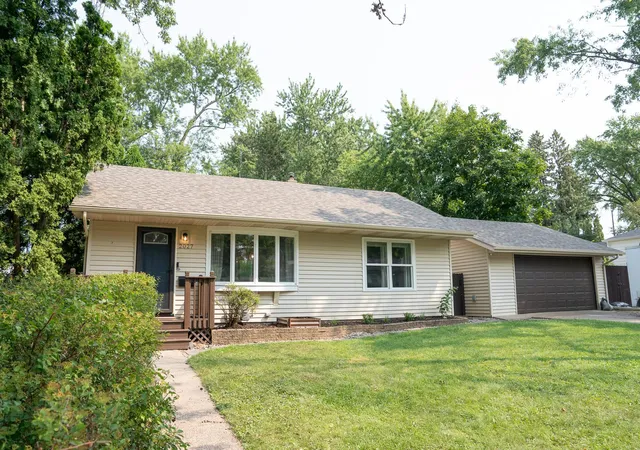 Photo 3 of Sale Pending at 2027 Northwood Dr, Saint Paul, MN 55109 | MLS# 7125004 | Listing updated on 2026-10-23
