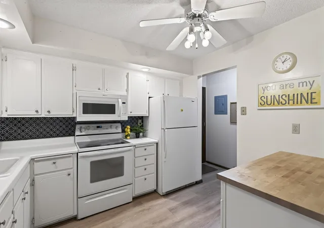 Condo for sale at 12600 Parkwood Dr #110, Burnsville, MN 55337 | MLS# 7125144