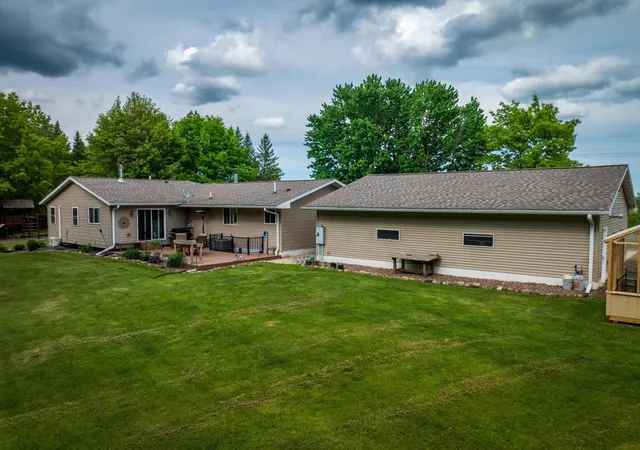 Photo 3 of Sale Pending at 38813 Fox Rd, Hinckley, MN 55037 | MLS# 7125187 | Listing updated on 2026-09-22