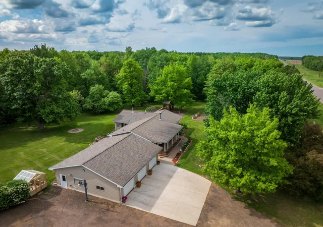 Photo 4 of Sale Pending at 38813 Fox Rd, Hinckley, MN 55037 | MLS# 7125187 | Listing updated on 2026-09-22