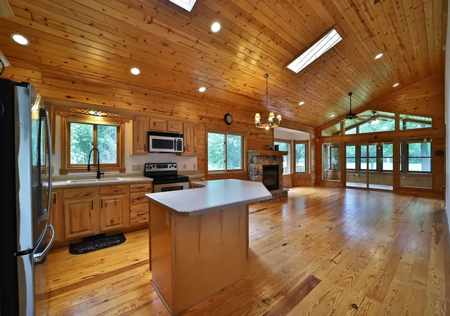 Photo 2 of Sale Pending at 39916 Par West Dr, Emily, MN 56447 | MLS# 7125200 | Listing updated on 2026-09-11